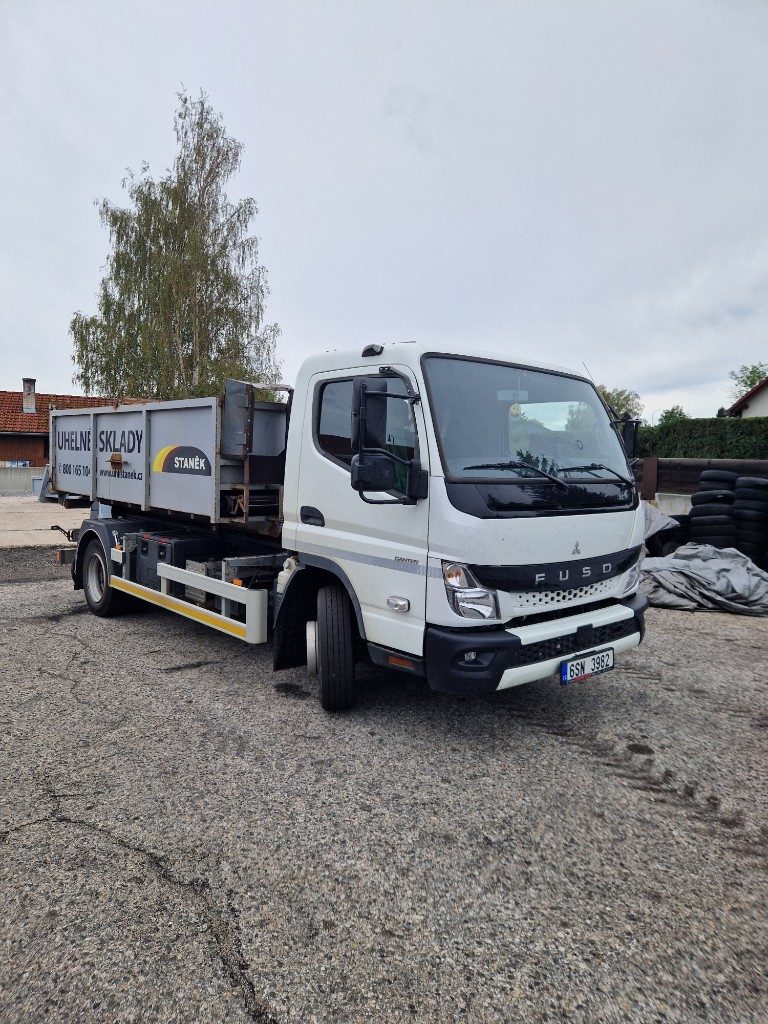 FUSO Uhelné sklady Staněk s kontejnerem a telefonem 800 165 104